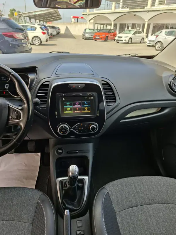 Renault Captur 2019 - 13350 EUR, 79800 km - AUTO.MOTO.pt - 79800km - foto 18 de 27