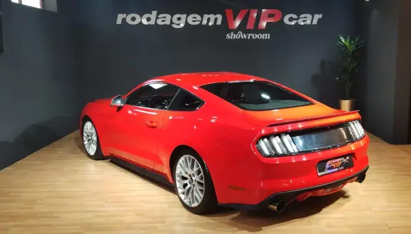 Ford Mustang 2016 - 29500 EUR, 188000 km - AUTO.MOTO.pt - 188000km - foto 7 de 23
