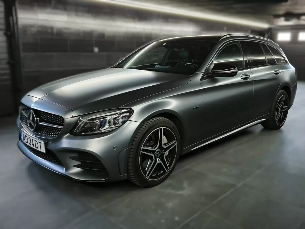 Mercedes-Benz C 300 2020 - 30950 EUR, 161000 km - AUTO.MOTO.pt - 161000km - foto 1 de 41
