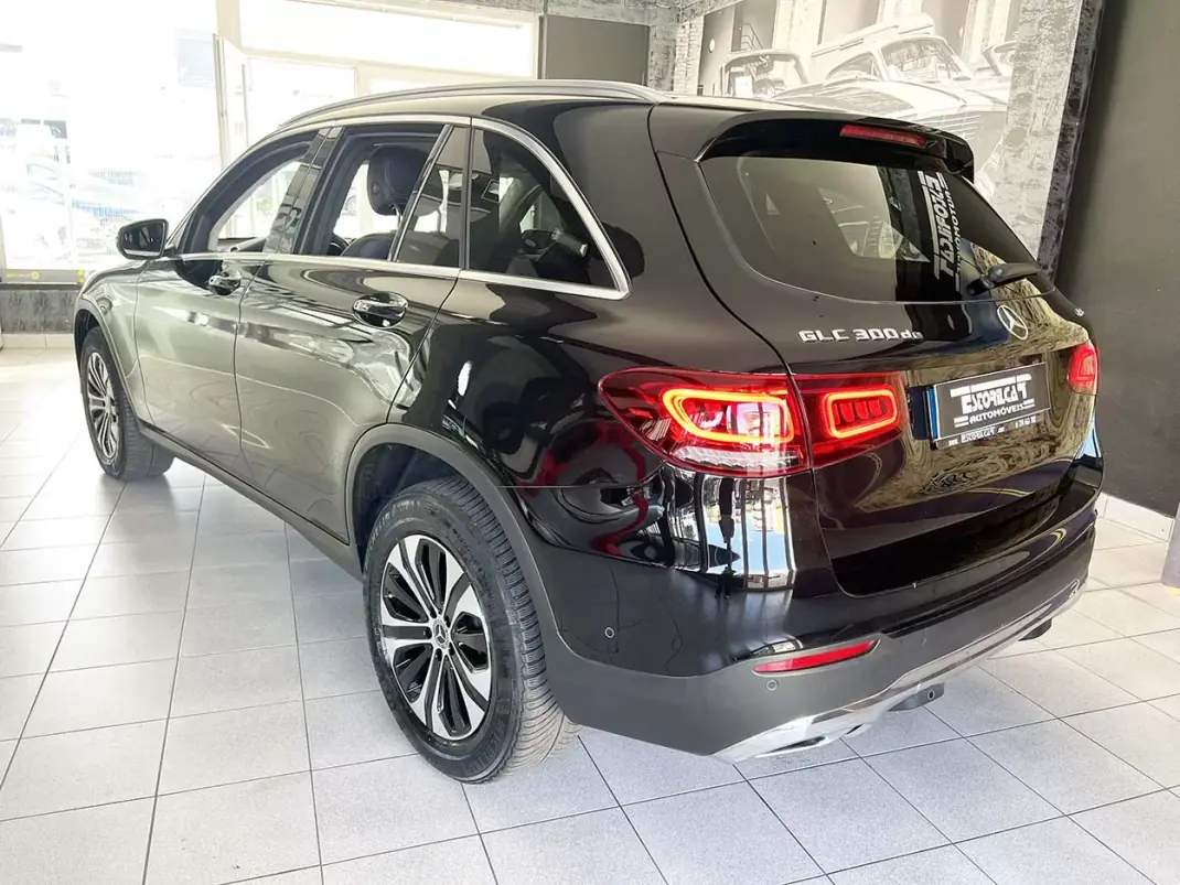 Mercedes-Benz GLC 300 2020 - 39800 EUR, 72985 km - 72985km - foto 3 de 25