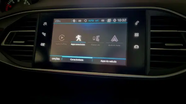 Peugeot 308 SW 2018 - 15800 EUR, 139000 km - AUTO.MOTO.pt - 139000km - foto 13 de 26