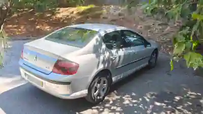 Peugeot 407 2005 - 4100 EUR, 355000 km - AUTO.MOTO.pt - 355000km - foto 4 de 7