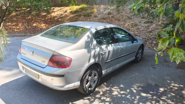 Peugeot 407 2005 - 4100 EUR, 355000 km - AUTO.MOTO.pt - 355000km - foto 4 de 7