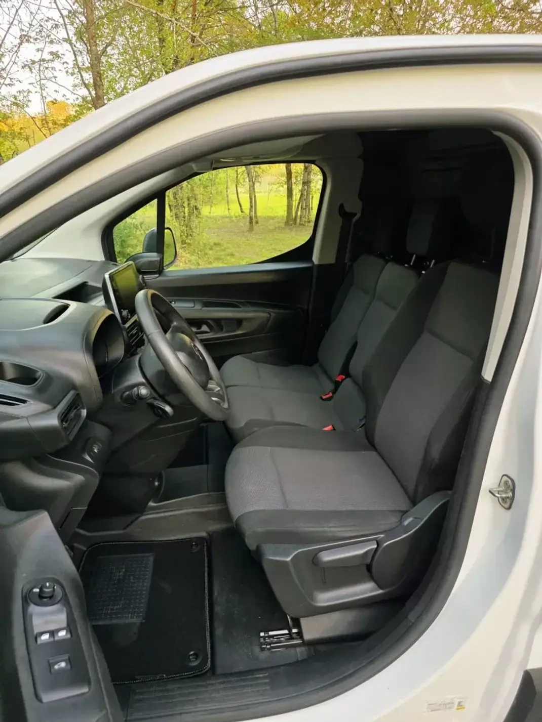 Citroën Berlingo 2020 - 11990 EUR, 152000 km - AUTO.MOTO.pt - 152000km - foto 19 de 30