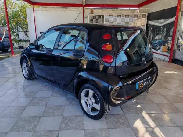 Smart ForFour 2006 - 5990 EUR, 93000 km - AUTO.MOTO.pt - 93000km - foto 6 de 16