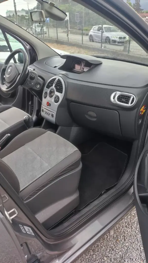 Renault Grand Modus 2009 - 6589 EUR, 209758 km - AUTO.MOTO.pt - 209758km - foto 11 de 15