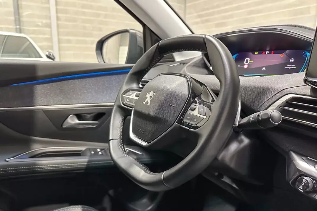 Peugeot 3008 2021 - 23450 EUR, 45084 km - AUTO.MOTO.pt - 45084km - foto 39 de 51