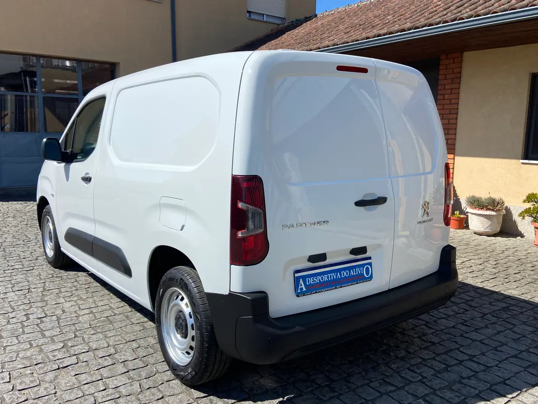 Peugeot Partner 1.6 BlueHdi 100cv Premium 2019 - 14980 EUR, 126882 km - AUTO.MOTO.pt - 126882km - foto 3 de 17