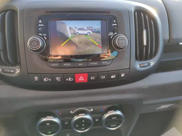 Fiat 500L 2014 - 11900 EUR, 121000 km - AUTO.MOTO.pt - 121000km - foto 17 de 24