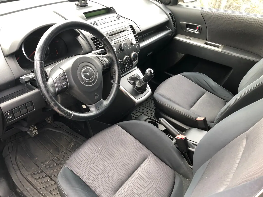 Mazda 5 2009 - 4500 EUR, 283000 km - AUTO.MOTO.pt - 283000km - foto 6 de 10