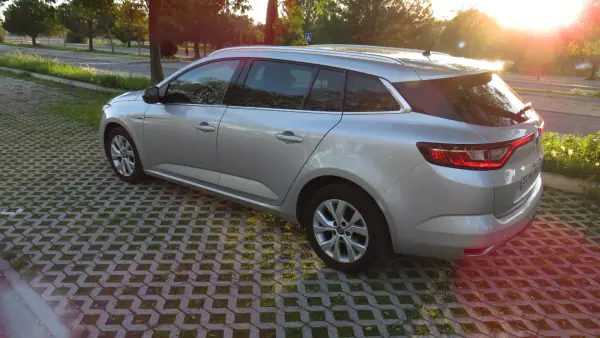 Renault Mégane Sport Tourer 2019 — foto 3 de 16