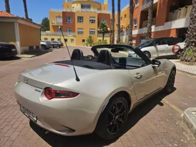 Mazda MX-5 2022 - 31480 EUR, 2900 km - AUTO.MOTO.pt - 2900km - foto 17 de 19