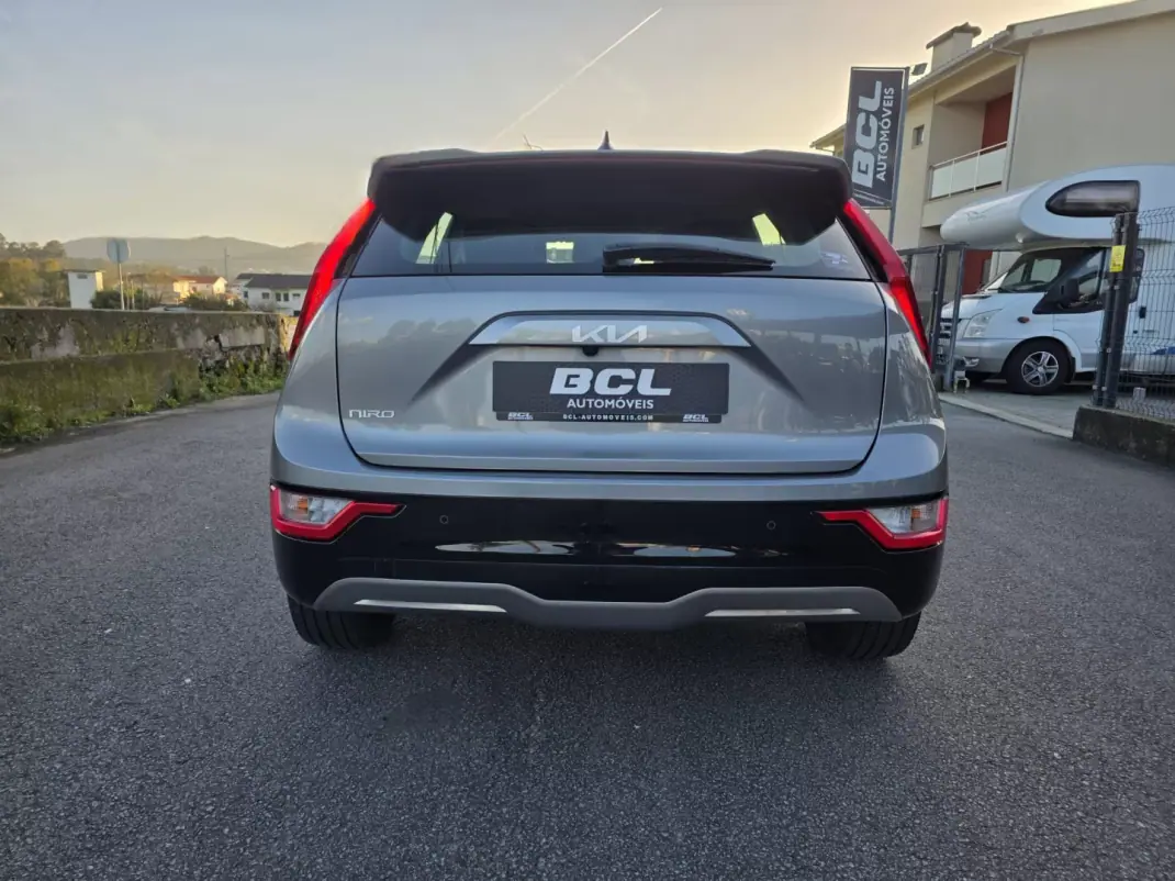 Kia Niro EV 2022 - 23990 EUR, 89000 km - AUTO.MOTO.pt - 89000km - foto 9 de 46
