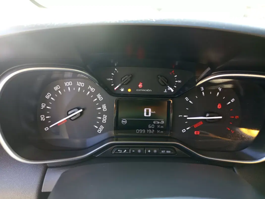 Citroën C3 Aircross 2019 - 11490 EUR, 99192 km - 99192km - foto 9 de 11