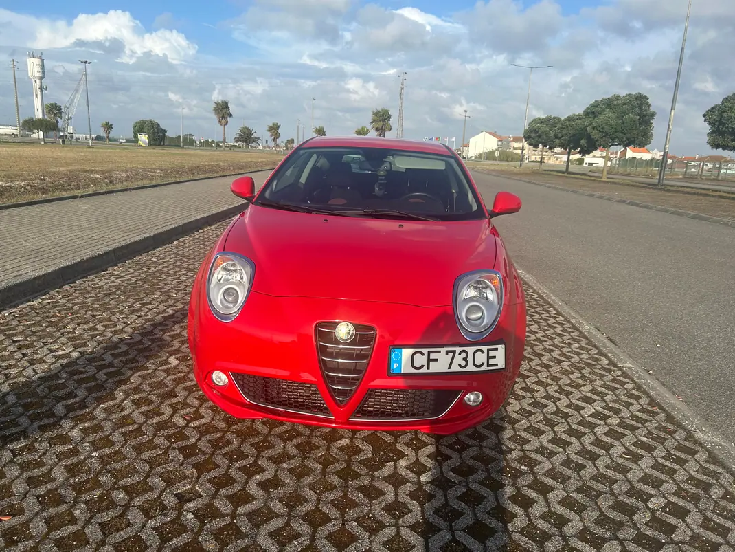Alfa Romeo MiTo 2010 - 6950 EUR, 170000 km - AUTO.MOTO.pt - 170000km - foto 8 de 10