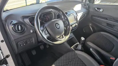 Renault Captur 2019 - 15590 EUR, 47000 km - AUTO.MOTO.pt - 47000km - foto 9 de 14