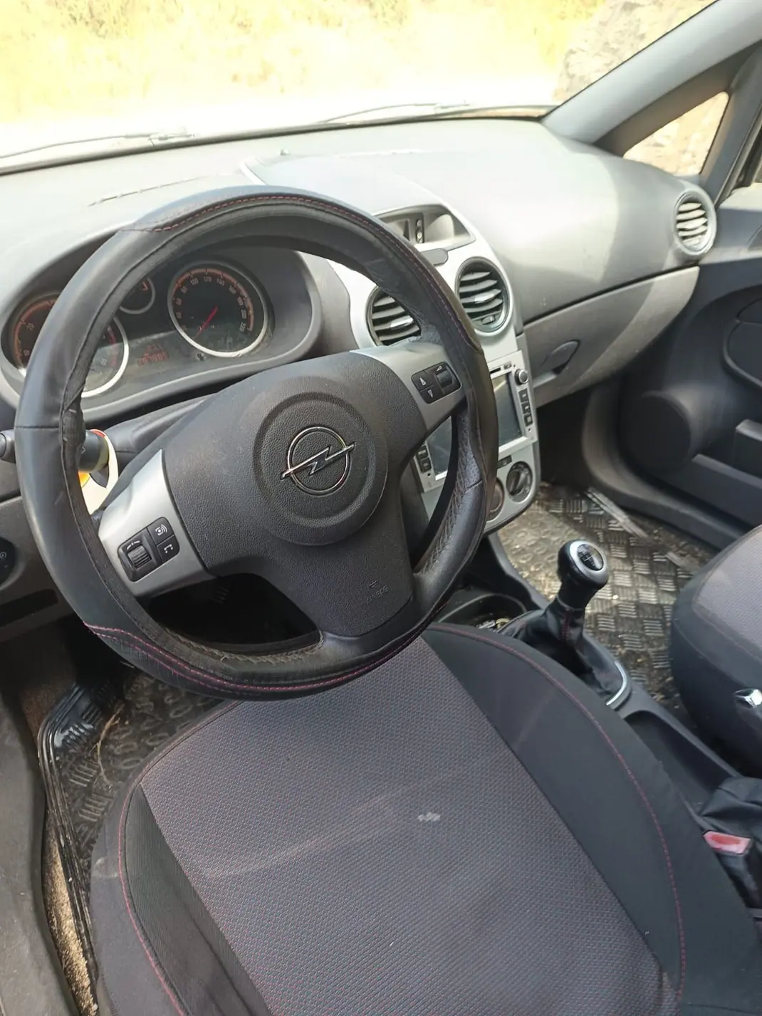 Opel Corsa 2007 - 2000 EUR, 320 km - 320km - foto 5 de 5