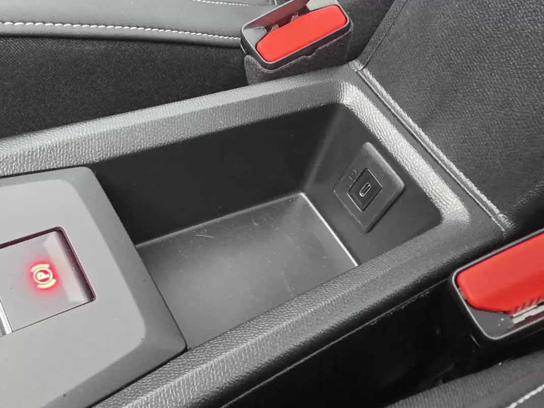 Citroën e-C3 2025 - 20499 EUR, 7487 km - AUTO.MOTO.pt - 7487km - foto 21 de 32