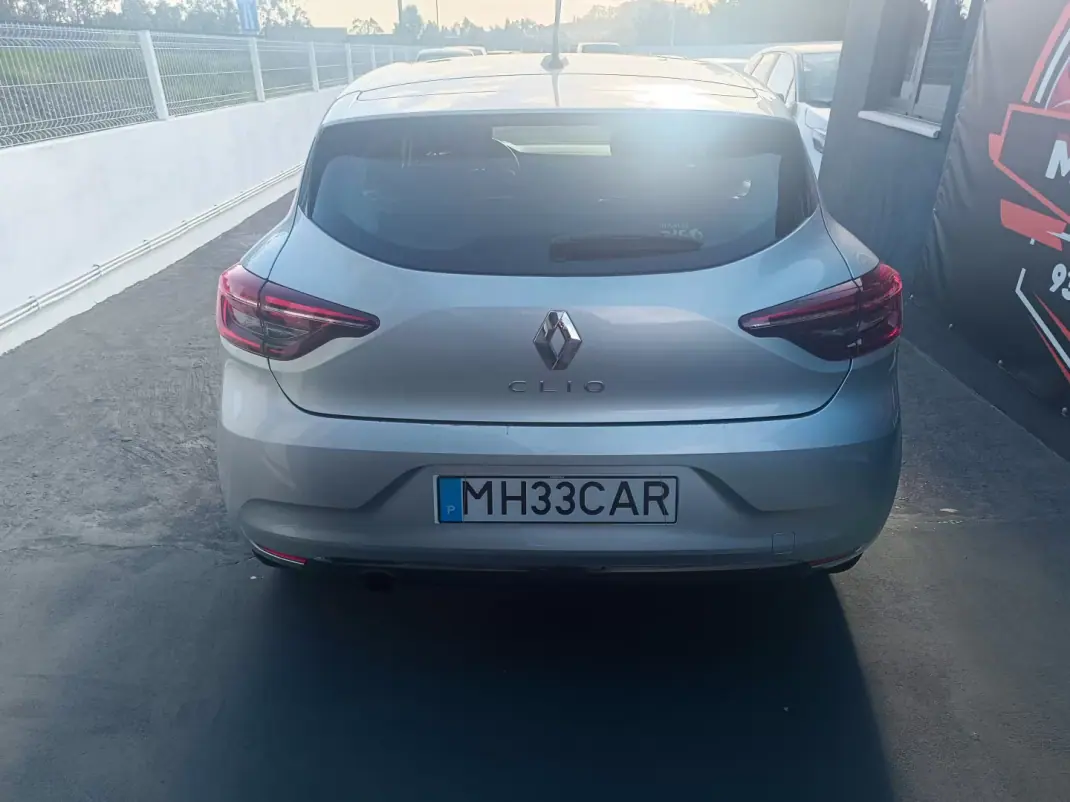 Renault Clio 2019 - 10900 EUR, 199948 km - AUTO.MOTO.pt - 199948km - foto 7 de 27