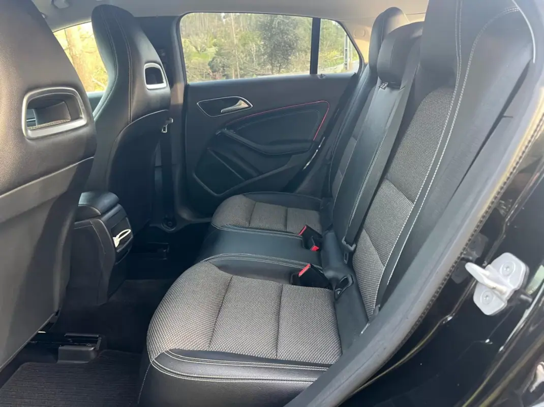 Mercedes-Benz CLA 180 2017 - 19950 EUR, 124000 km - AUTO.MOTO.pt - 124000km - foto 18 de 38