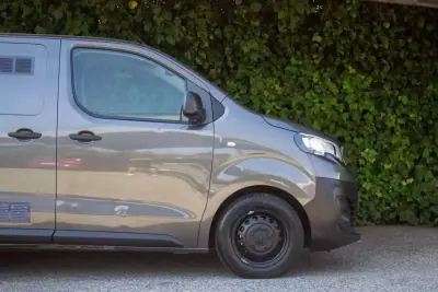 Peugeot 2019 - 17500 EUR, 244000 km - AUTO.MOTO.pt - 244000km - foto 4 de 16