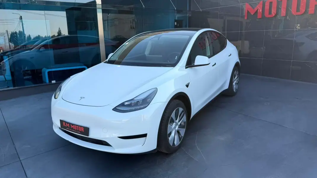 Tesla Model Y 2024 - 38500 EUR, 57000 km - 57000km - foto 5 de 9
