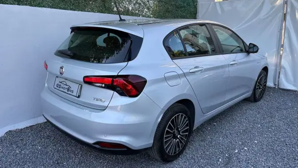 Fiat Tipo 2022 - 9900 EUR, 149000 km - AUTO.MOTO.pt - 149000km - foto 9 de 12