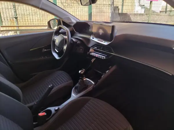 Peugeot 208 2024 - 18950 EUR, 41000 km - AUTO.MOTO.pt - 41000km - foto 7 de 11