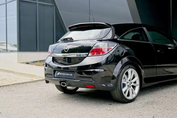 Opel Astra GTC 2007 - 15490 EUR, 149500 km - AUTO.MOTO.pt - 149500km - foto 5 de 22
