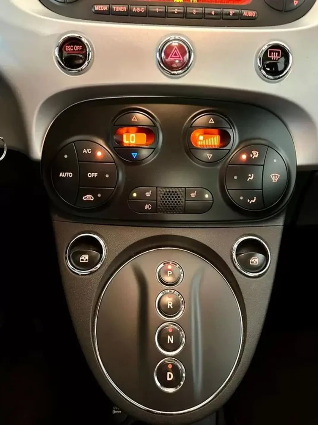 Fiat 500e 2015 - 10750 EUR, 89000 km - AUTO.MOTO.pt - 89000km - foto 17 de 26