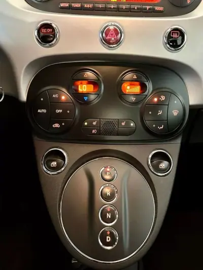 Fiat 500e 2015 - 10750 EUR, 89000 km - AUTO.MOTO.pt - 89000km - foto 17 de 26