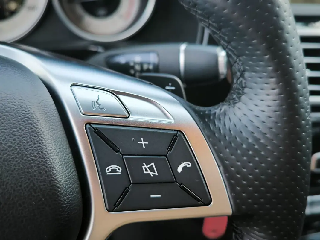 Mercedes-Benz E 250 2013 - 12950 EUR, 369000 km - AUTO.MOTO.pt - 369000km - foto 32 de 41