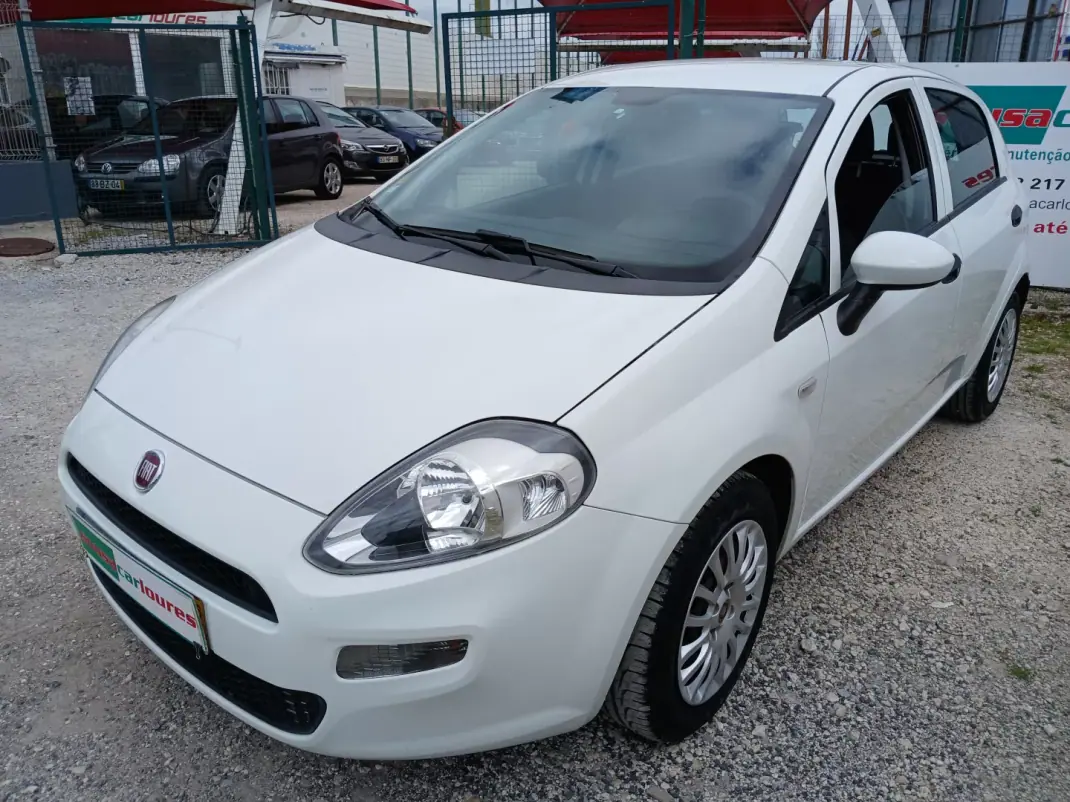Fiat Punto 2016 - 7150 EUR, 156334 km - AUTO.MOTO.pt - 156334km - foto 1 de 24