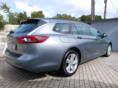 Opel Insignia Sports Tourer 2020 - 13000 EUR, 208000 km - 208000km - foto 6 de 19
