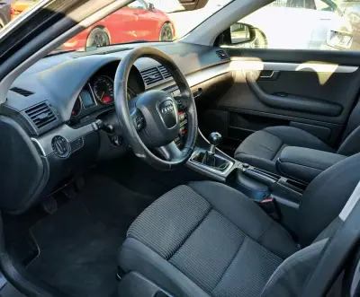 Audi A4 2007 - 8290 EUR, 237330 km - AUTO.MOTO.pt - 237330km - foto 19 de 29