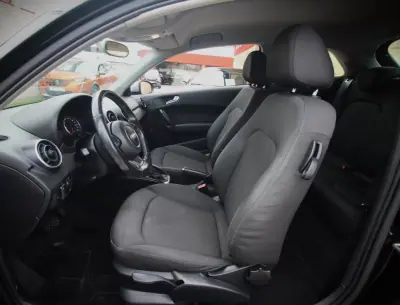 Audi A1 2011 - 11450 EUR, 136350 km - AUTO.MOTO.pt - 136350km - foto 7 de 26