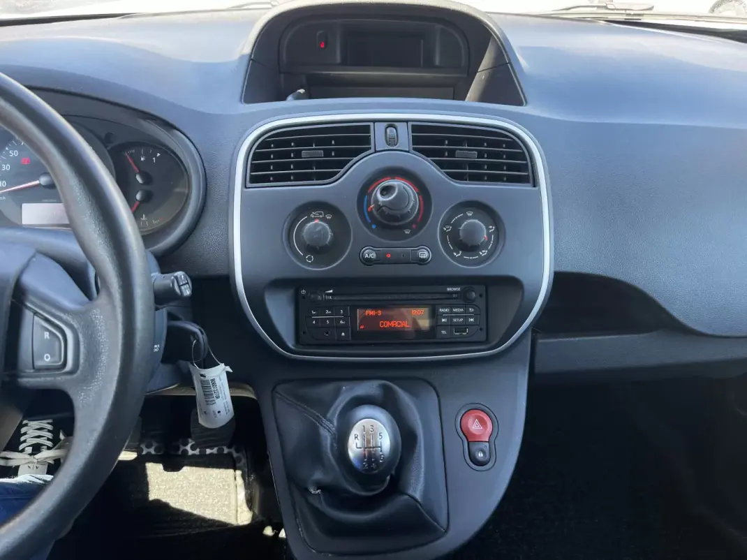 Renault 2021 - 14990 EUR, 90915 km - AUTO.MOTO.pt - 90915km - foto 12 de 17