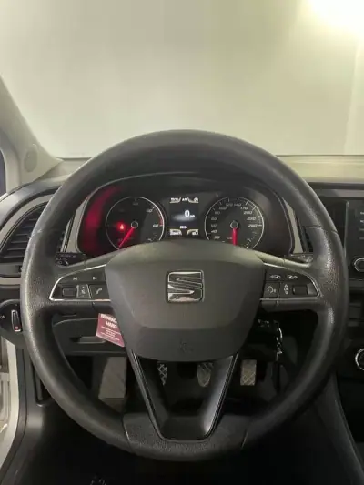 SEAT Leon 2013 - 8500 EUR, 258000 km - AUTO.MOTO.pt - 258000km - foto 24 de 27
