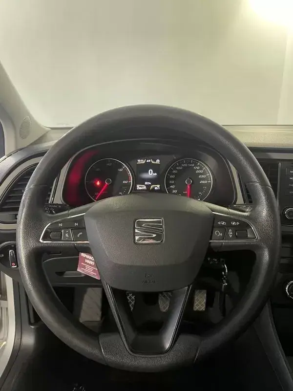 SEAT Leon 2013 - 8500 EUR, 258000 km - AUTO.MOTO.pt - 258000km - foto 24 de 27