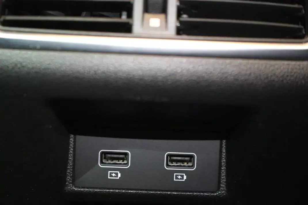 Renault Mégane Sport Tourer 2021 - 15290 EUR, 168000 km - AUTO.MOTO.pt - 168000km - foto 18 de 30