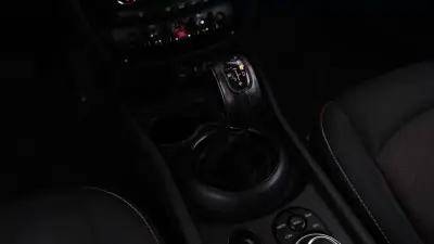 MINI Clubman 2019 - 14800 EUR, 267000 km - AUTO.MOTO.pt - 267000km - foto 11 de 23
