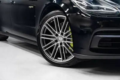 Porsche Panamera Sport Turismo 2020 - 63950 EUR, 111000 km - AUTO.MOTO.pt - 111000km - foto 4 de 53