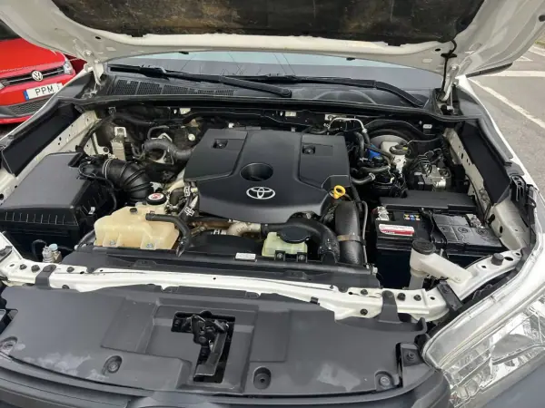 Toyota Hilux 2018 - 29999 EUR, 257000 km - AUTO.MOTO.pt - 257000km - foto 7 de 13