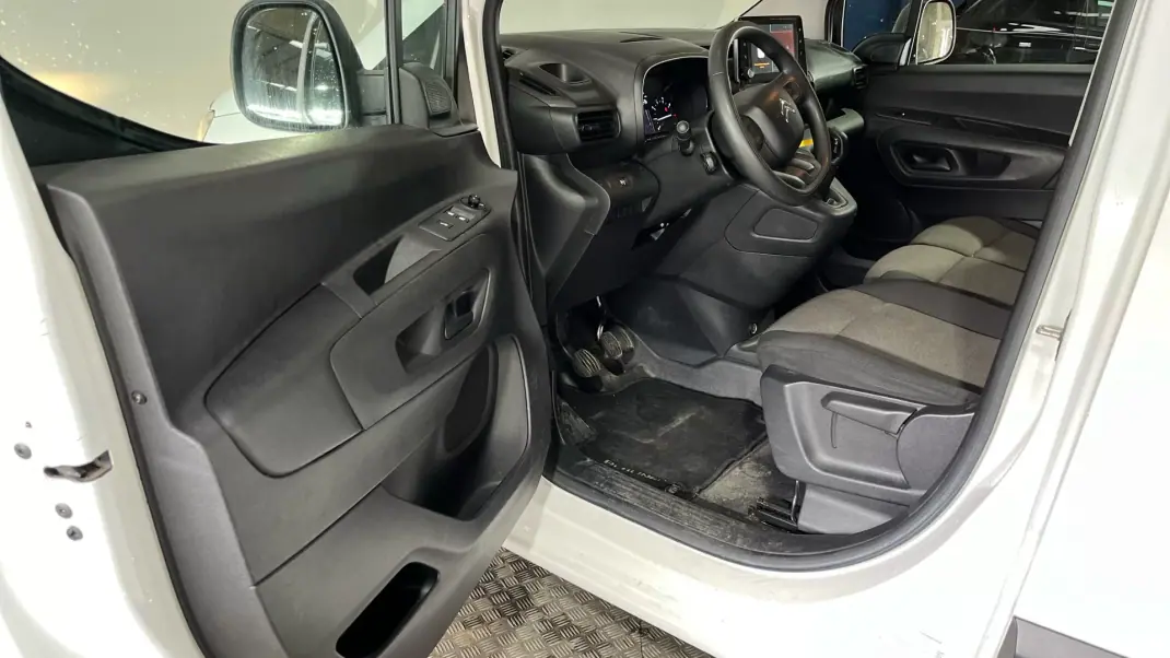 Citroën Berlingo 1.5 Bluehdi M Clube 102cv 2020 - 9747 EUR, 132000 km - AUTO.MOTO.pt - 132000km - foto 5 de 7