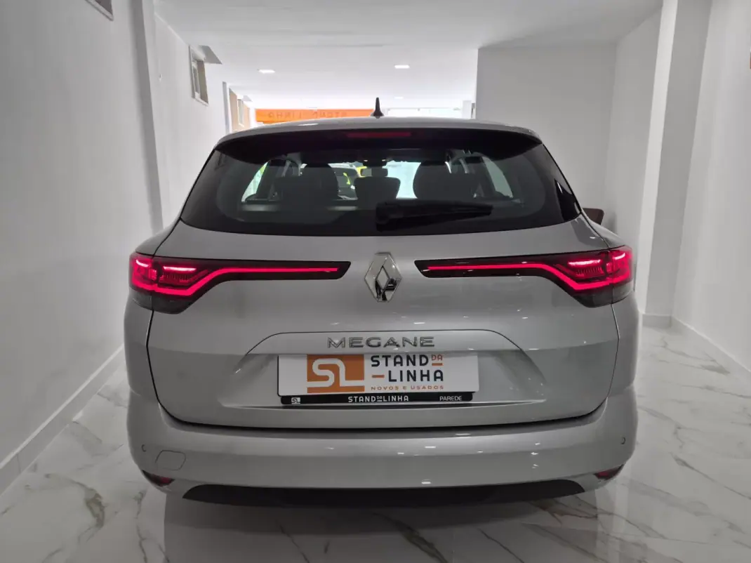 Renault Mégane Sport Tourer 2024 - 23500 EUR, 40782 km - AUTO.MOTO.pt - 40782km - foto 7 de 21