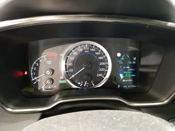 Toyota Corolla 2019 - 21900 EUR, 62158 km - AUTO.MOTO.pt - 62158km - foto 2 de 8