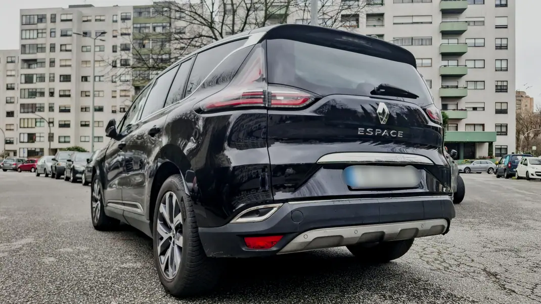 Renault Espace 2016 - 12500 EUR, 220000 km - AUTO.MOTO.pt - 220000km - foto 2 de 10