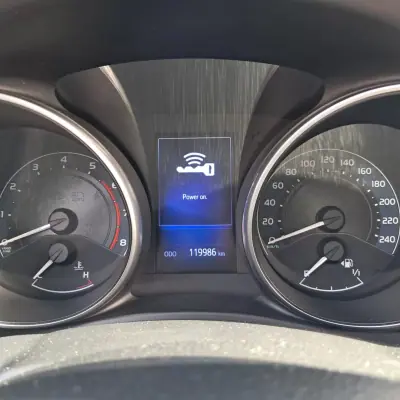 Toyota Auris 2018 - 14990 EUR, 120000 km - AUTO.MOTO.pt - 120000km - foto 9 de 13