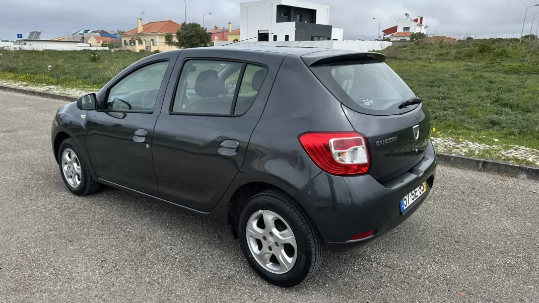 Dacia Sandero 2016 - 5950 EUR, 150000 km - AUTO.MOTO.pt - 150000km - foto 7 de 15