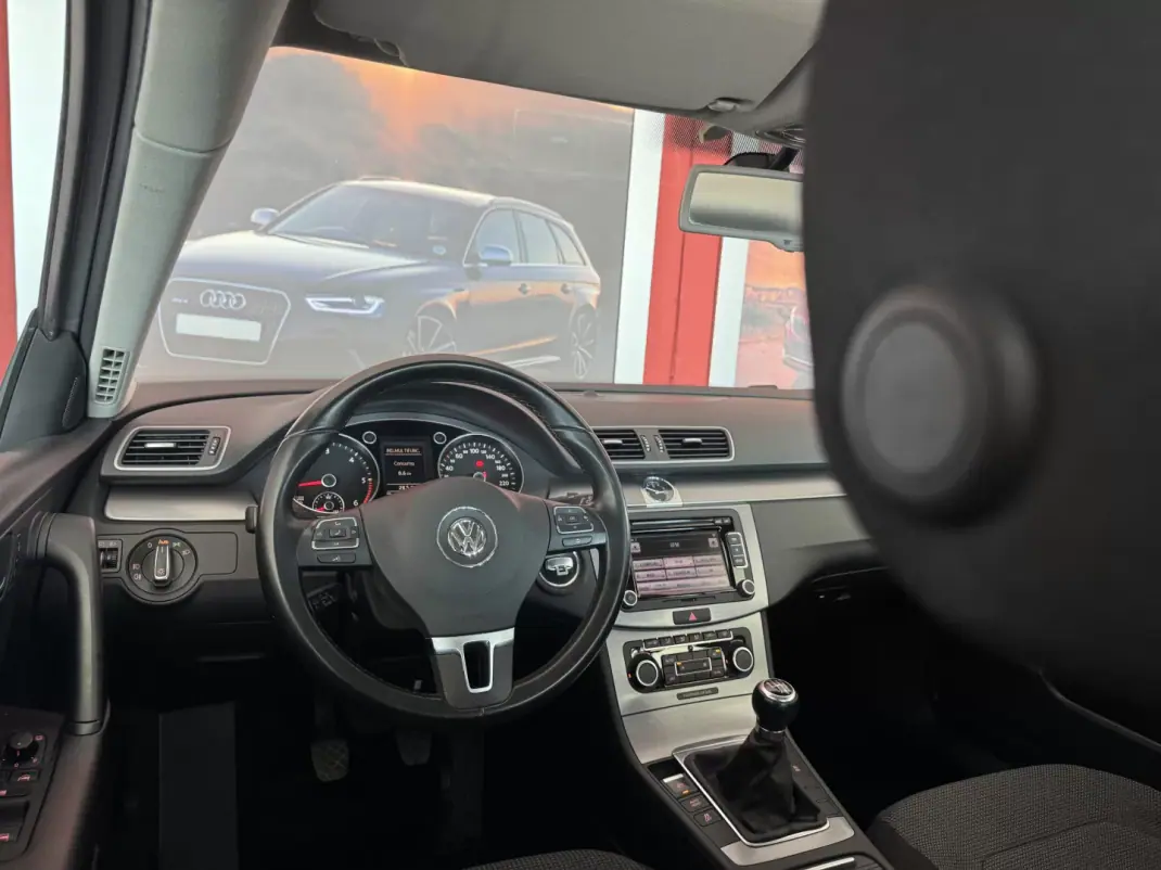Volkswagen Passat Variant 2011 - 10990 EUR, 112945 km - 112945km - foto 17 de 20